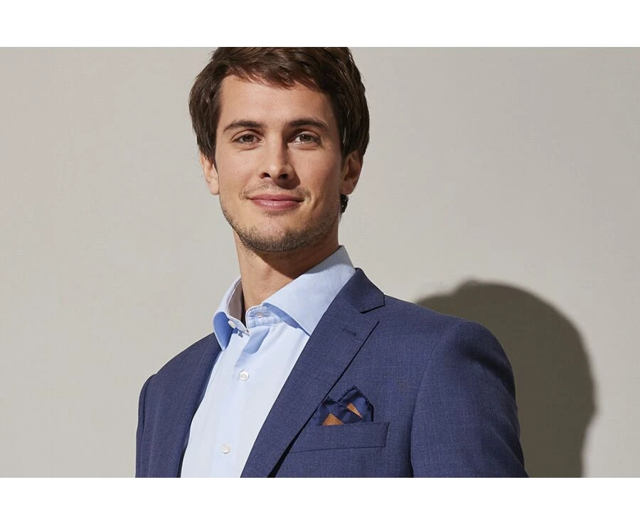 Pochette De Costume Soie Camel à Bordure Marine 5 Pochette De Costume Soie Camel à Bordure Marine – Image 3